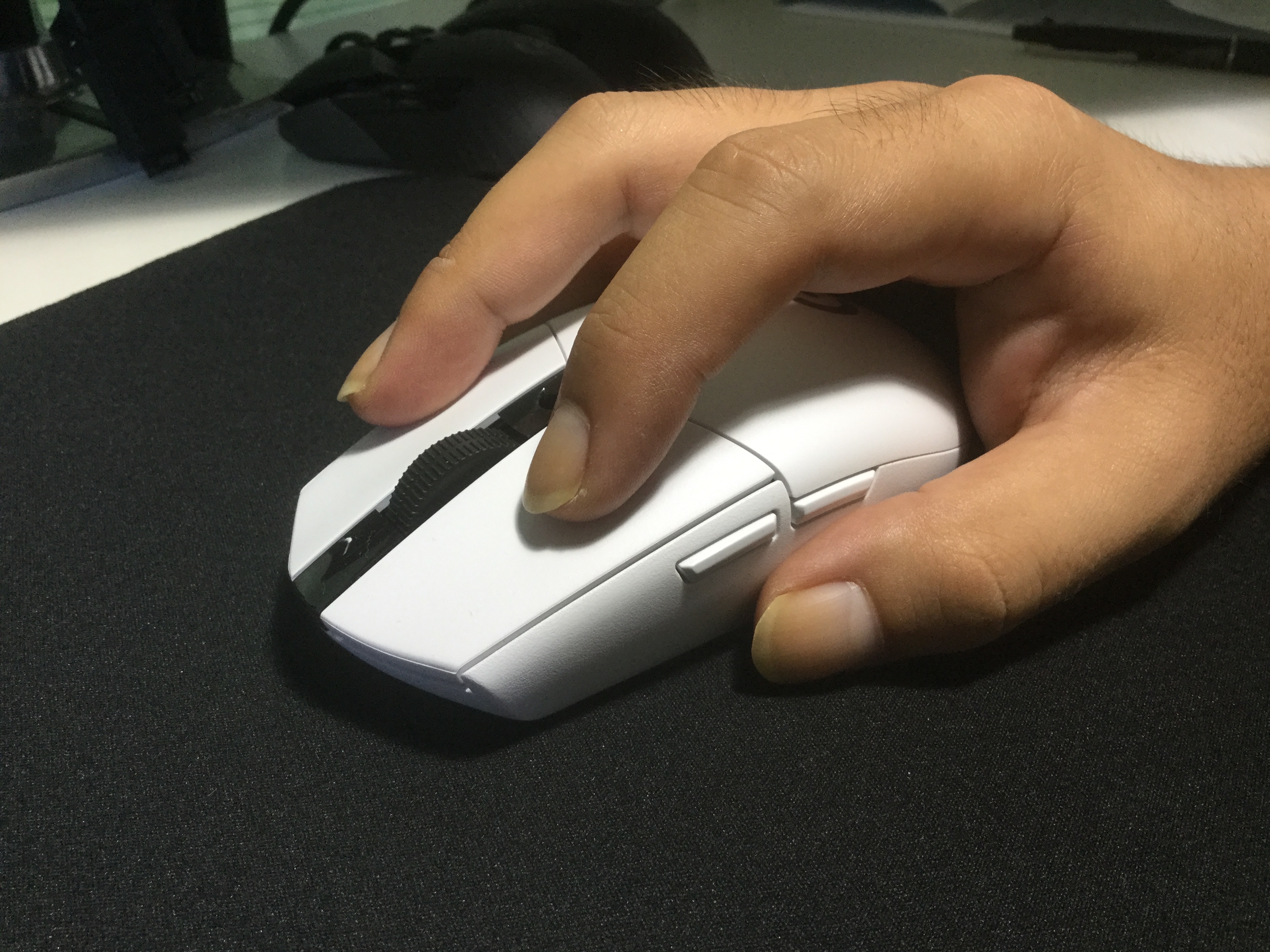 G304を実際に握った様子