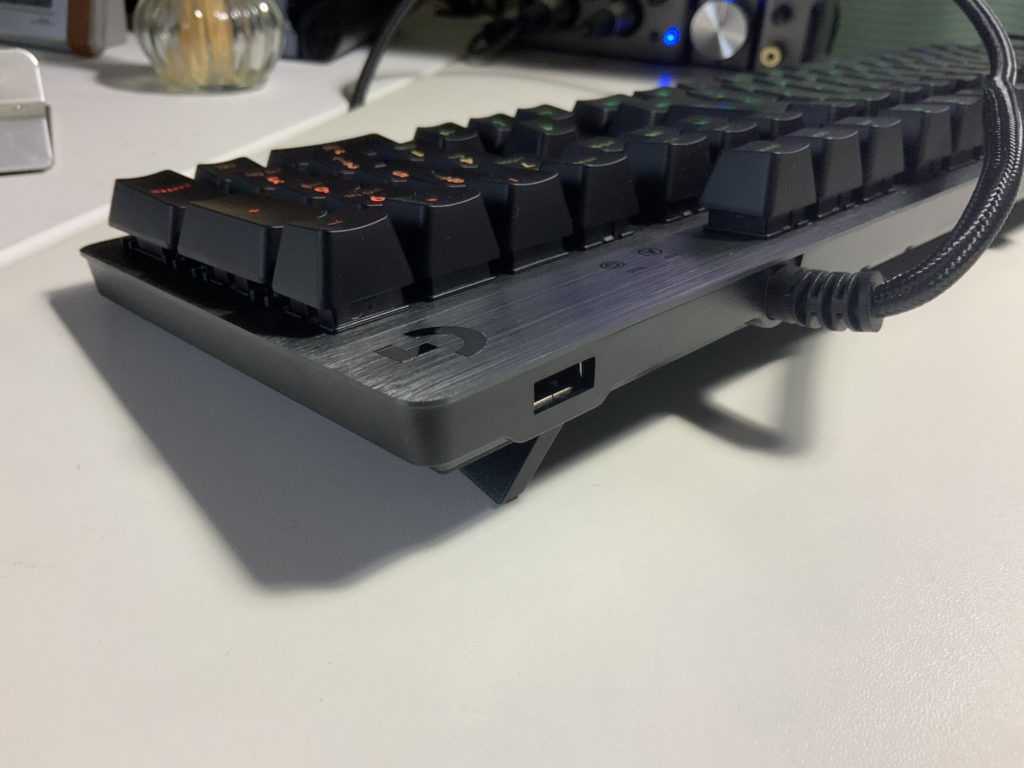 G512 USB充電ポート
