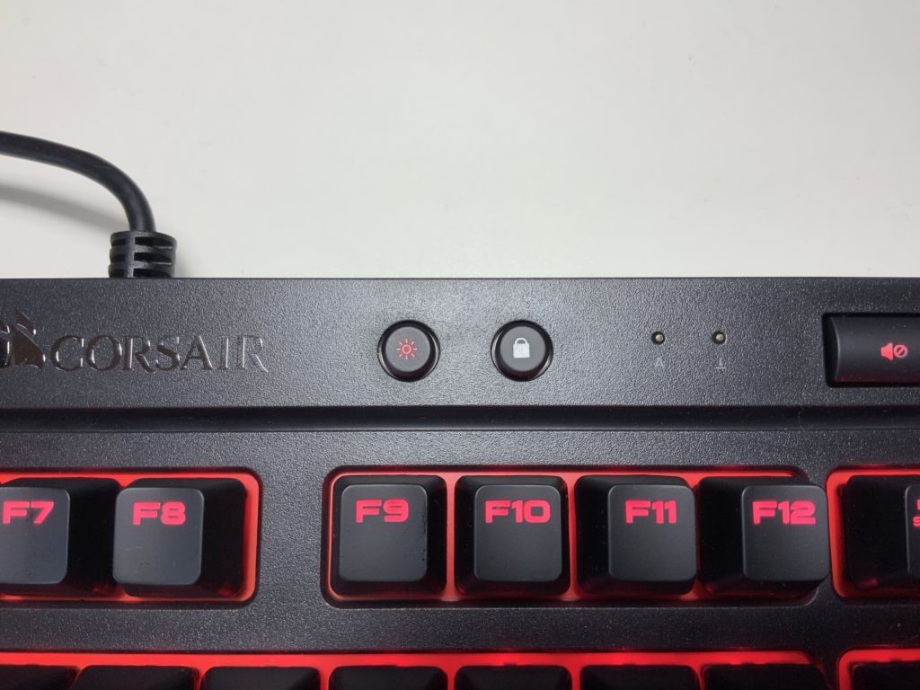 バックライト切替ボタン・ゲームモードボタン