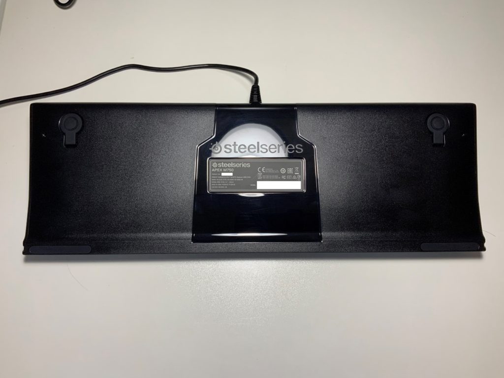 SteelSeries「APEX M750」 背面