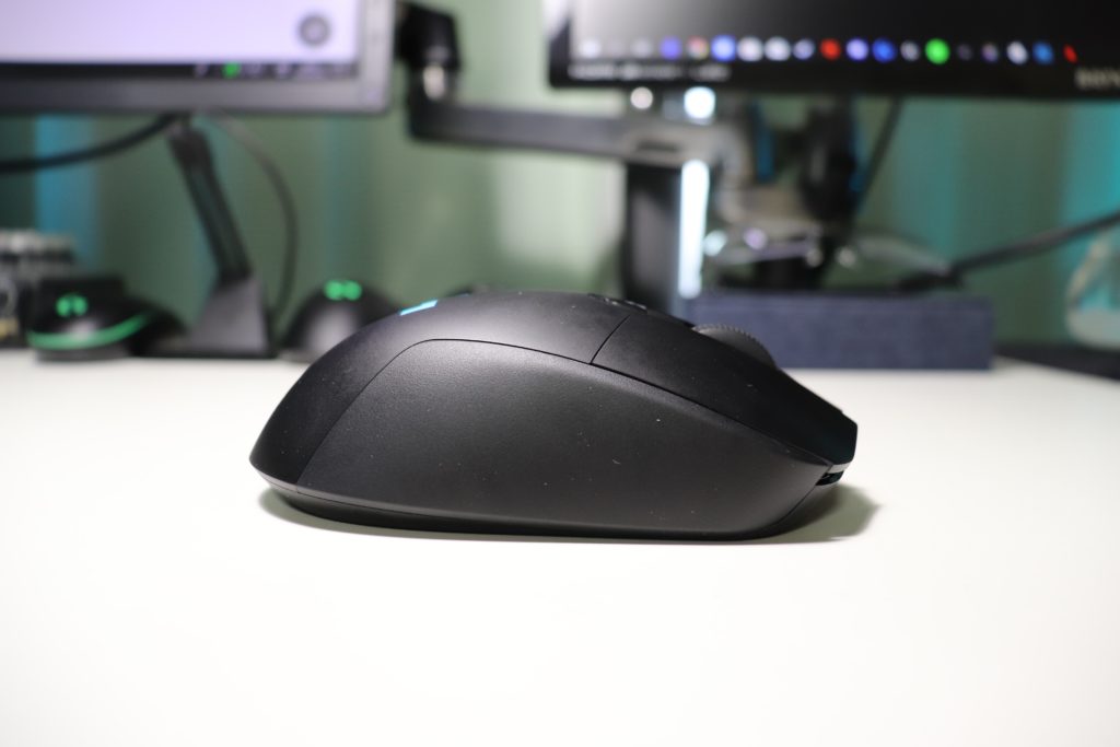 G703h 右側面