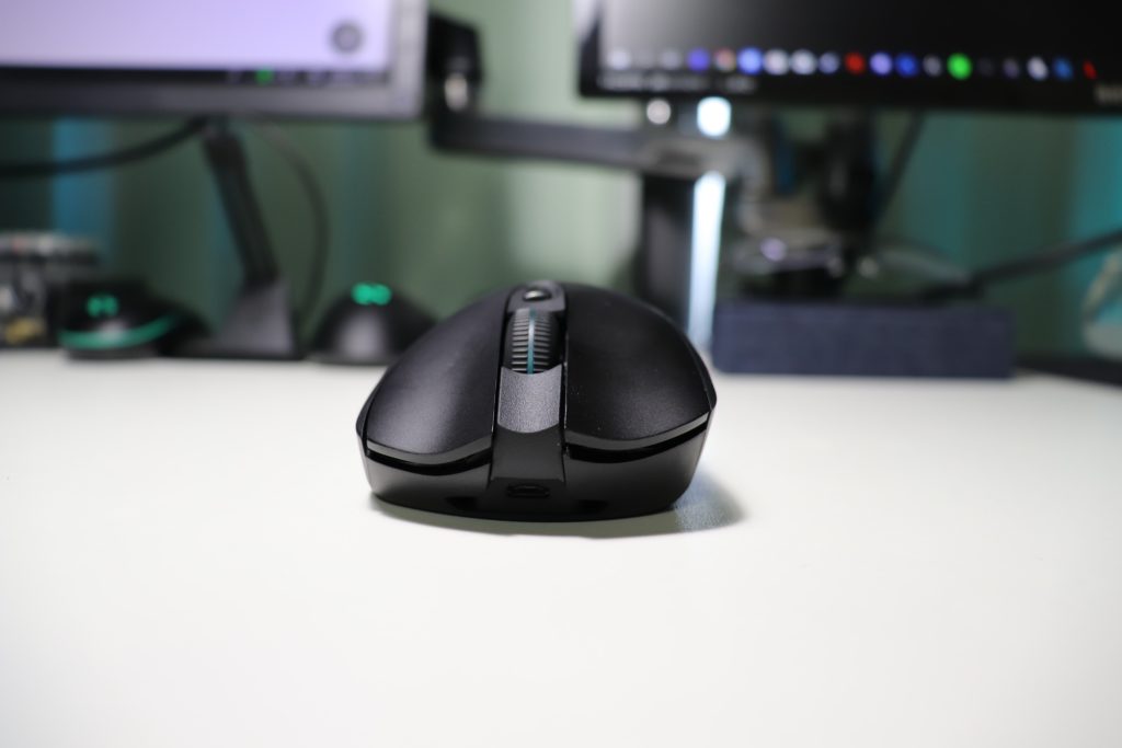 G703h 正面
