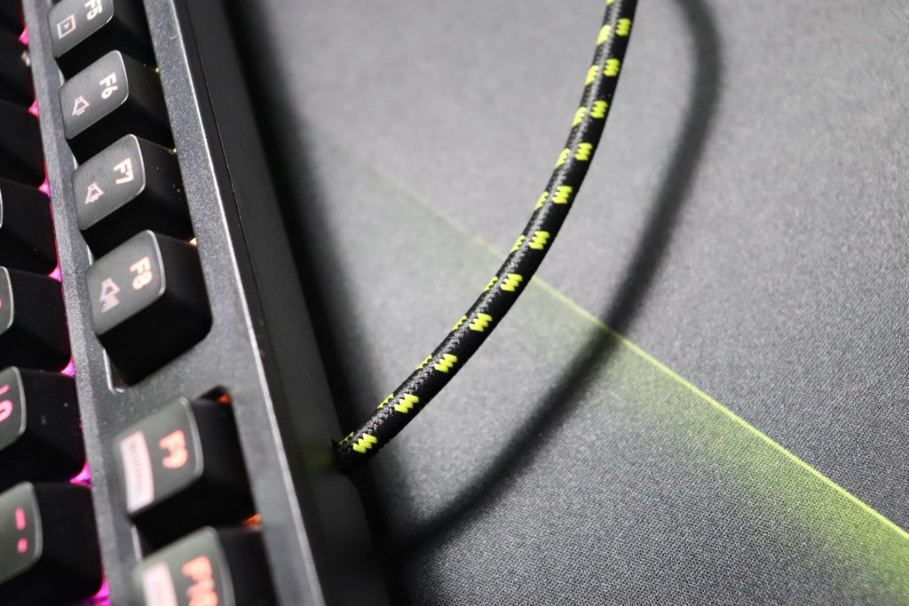 Xtrfy K2-RGB ケーブル