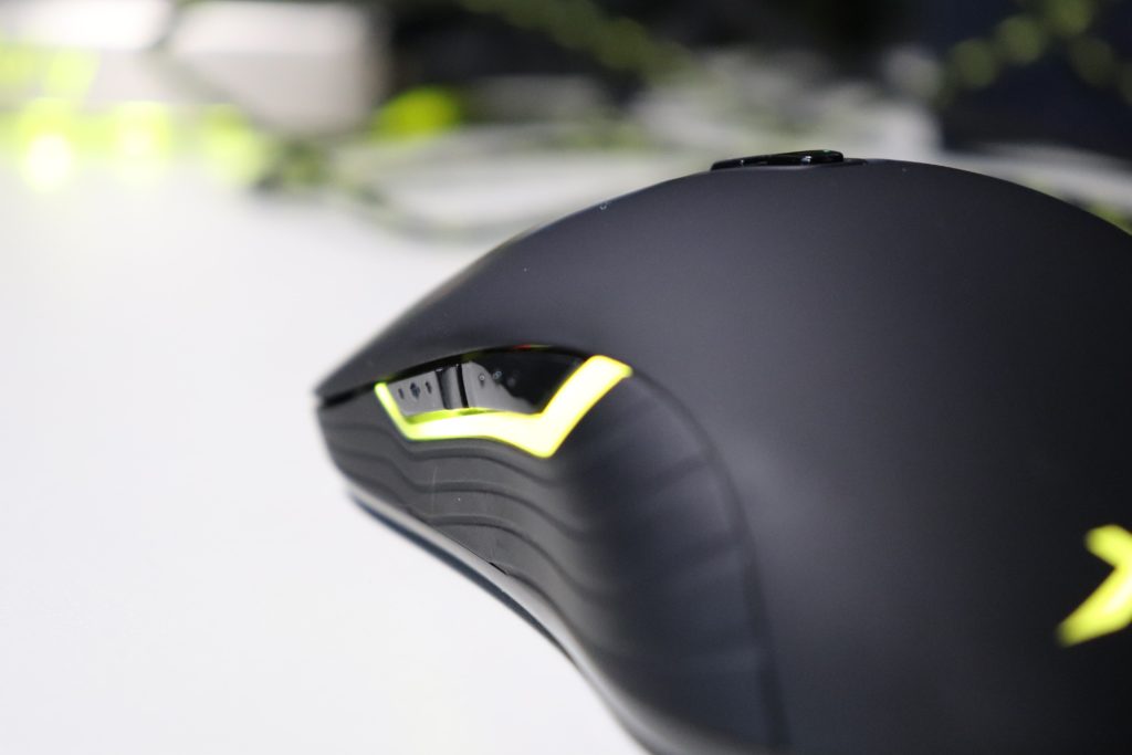 Xtrfy M2 サイドボタン