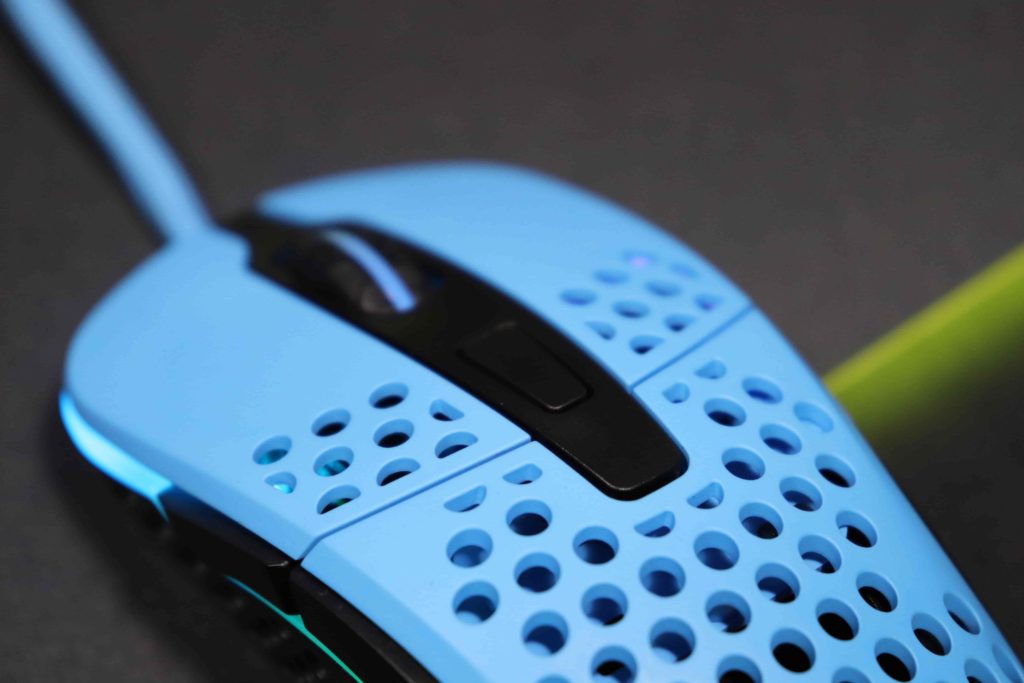 Xtrfy M4 イルミネーション設定ボタン